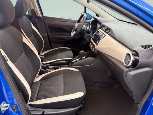 Used 2022 Nissan Versa SV w/ Trunk Package FWD image 18