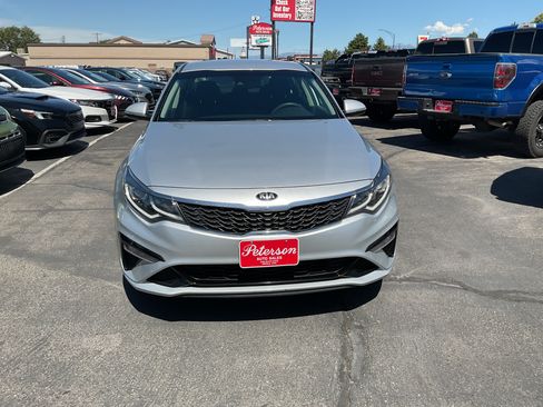 Used 2019 Kia Optima LX FWD image 2