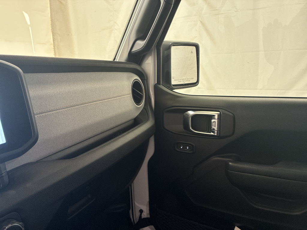 Used 2025 Jeep Gladiator Sport AWD/4WD image 29