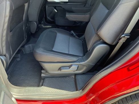 Certified 2023 Ford Explorer XLT w/ Class IV Trailer Tow Package AWD/4WD image 33