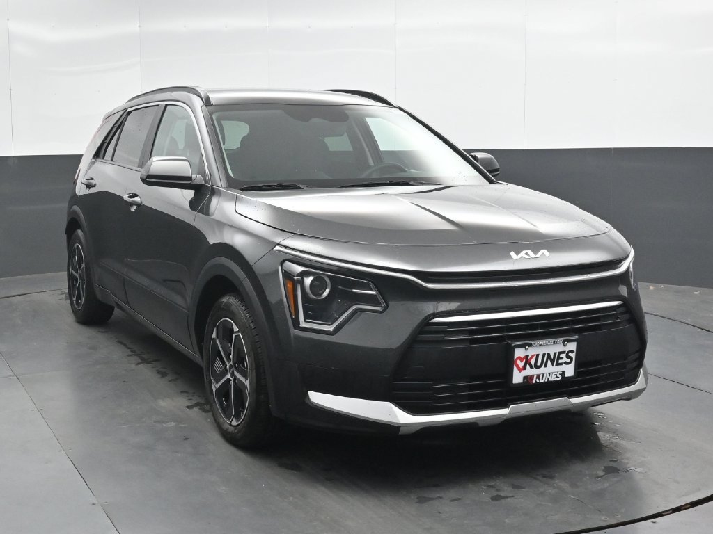 Used 2025 Kia Niro LX FWD image 4