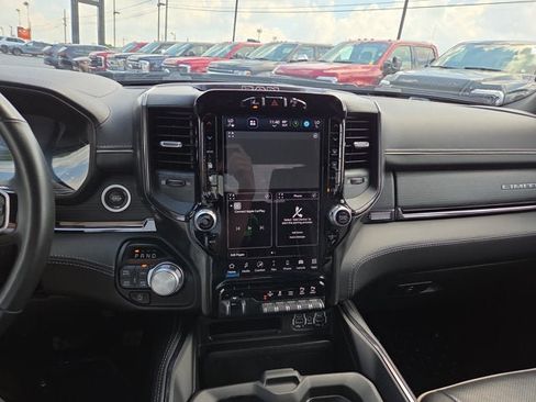 Used 2024 RAM 1500 Limited AWD/4WD image 16