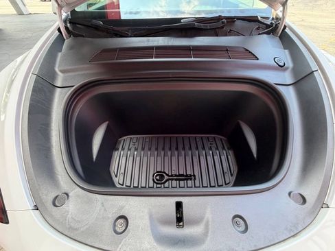 Used 2023 Tesla Model Y Long Range AWD/4WD image 12