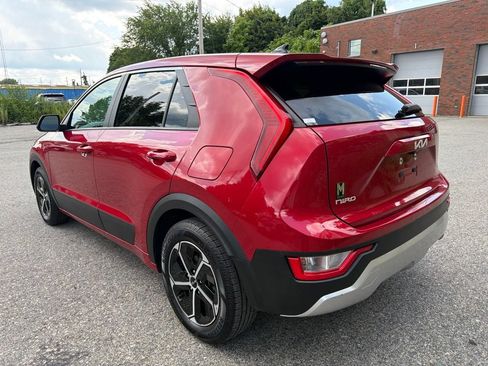 Certified 2024 Kia Niro LX FWD image 4