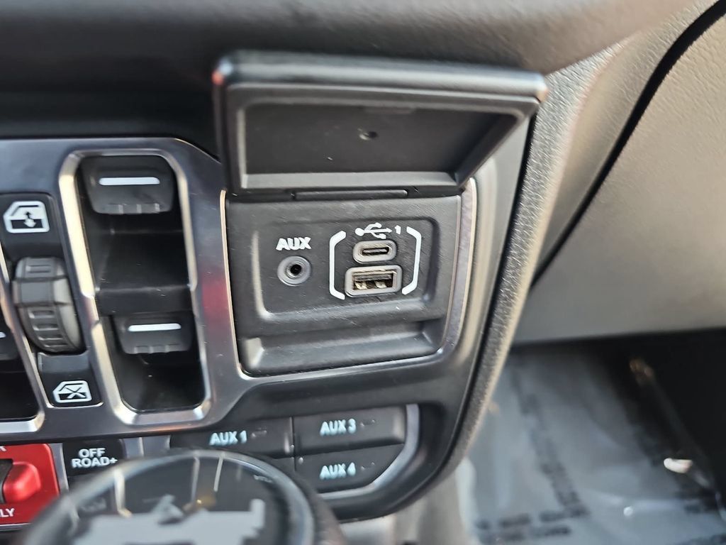 Used 2025 Jeep Wrangler Unlimited Rubicon 4xe w/ Safety Group AWD/4WD image 24