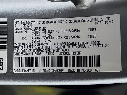 Used 2017 Toyota Tacoma TRD Off-Road w/ Premium & Technology Package image 28