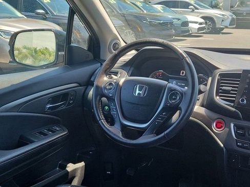 Used 2023 Honda Ridgeline RTL-E image 3