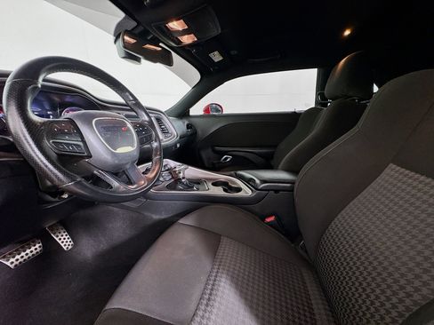 Used 2022 Dodge Challenger R/T image 21