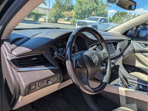 Used 2019 Buick Enclave Essence AWD/4WD image 12