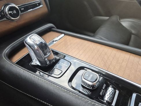 Used 2017 Volvo XC90 T8 Inscription w/ Vision Package image 25