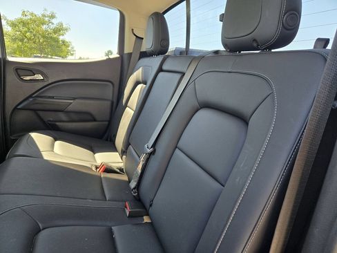 Used 2021 Chevrolet Colorado Z71 w/ Safety Package AWD/4WD image 4