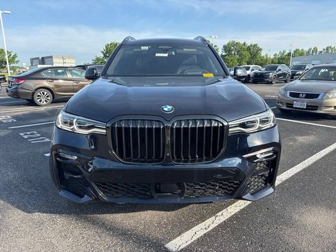 Used 2022 BMW X7 xDrive40i w/ M Sport Package AWD/4WD image 2