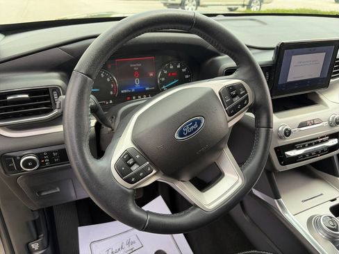 Used 2023 Ford Explorer XLT w/ Equipment Group 202A AWD/4WD image 18