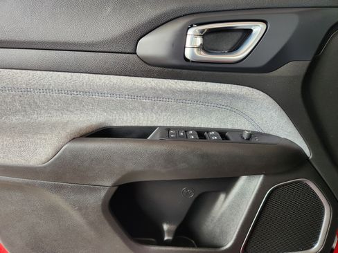 Used 2024 Jeep Compass Sport image 23