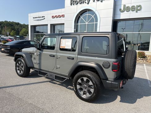 Used 2018 Jeep Wrangler Unlimited Sport S AWD/4WD image 13