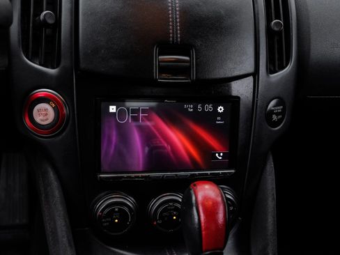 Used 2020 Nissan 370Z Coupe image 31