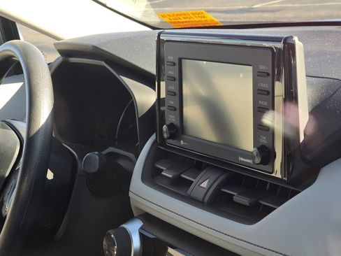 Certified 2021 Toyota RAV4 XLE image 17