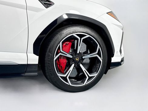 Used 2021 Lamborghini Urus AWD/4WD image 52