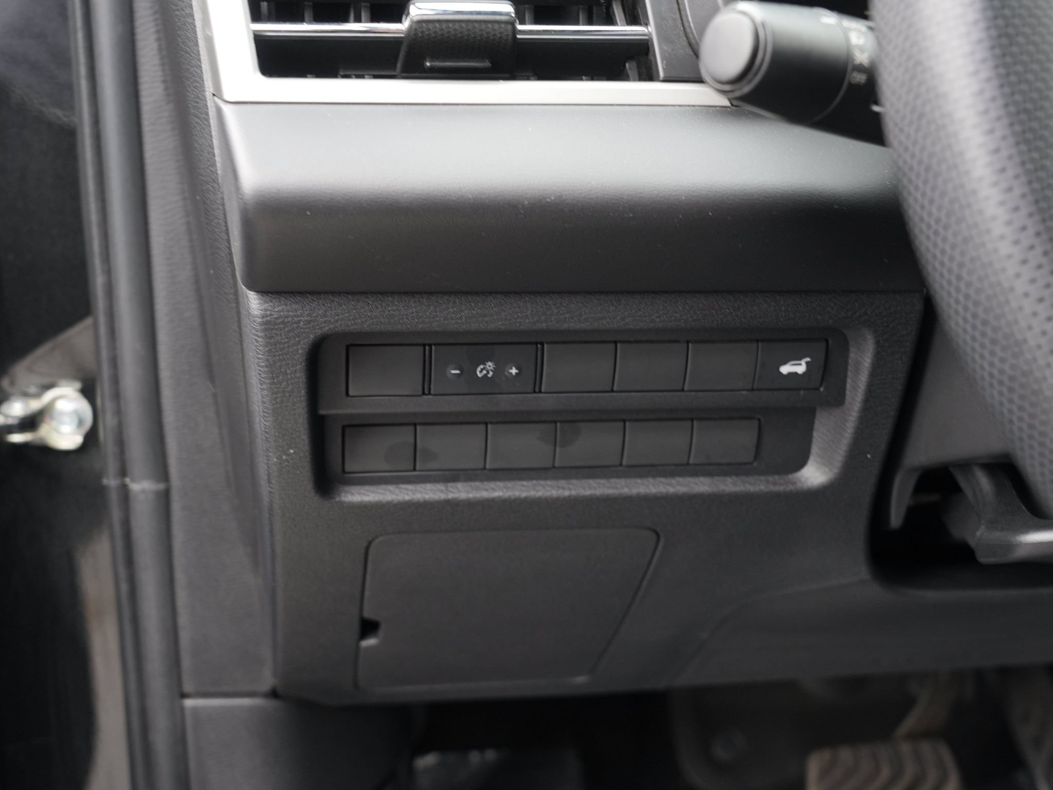 Used 2023 Mitsubishi Outlander SE Black Edition AWD/4WD image 18