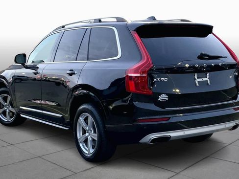 Used 2017 Volvo XC90 T5 Momentum w/ Vision Package image 12