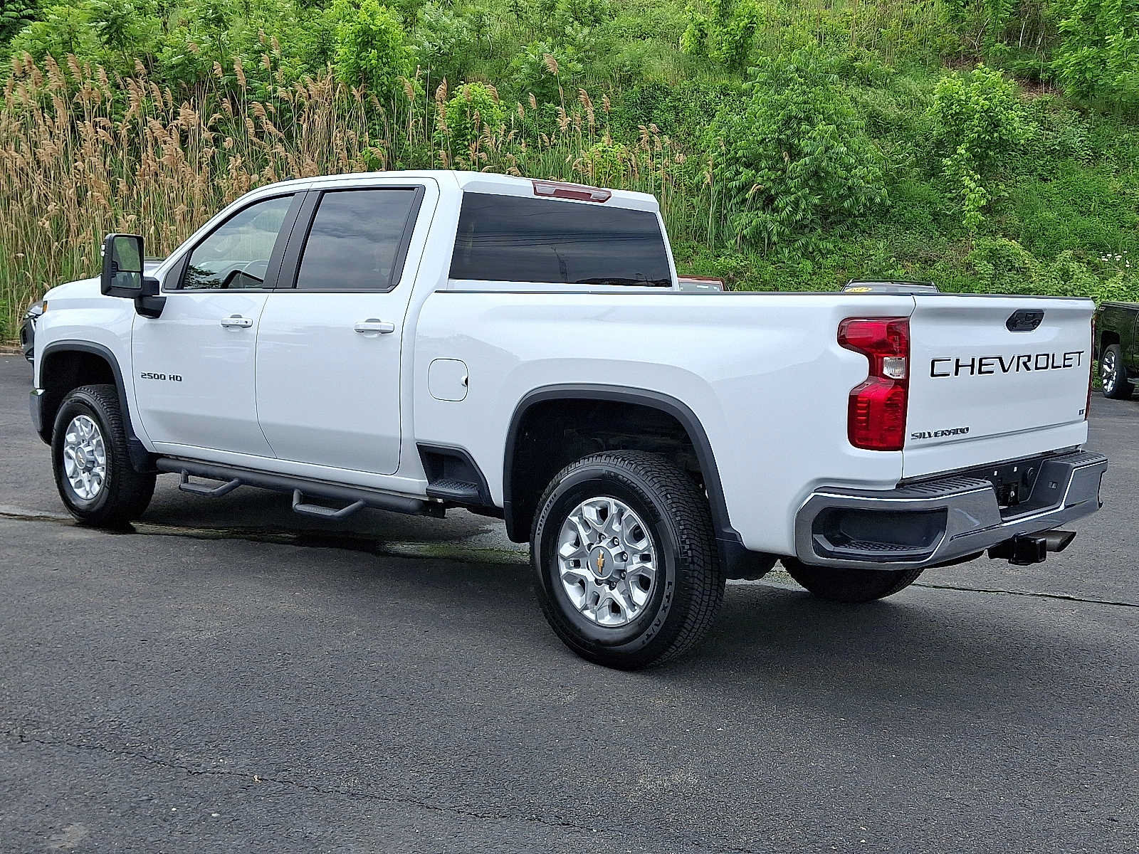 Used 2024 Chevrolet Silverado 2500 LT w/ Convenience Package AWD/4WD image 4