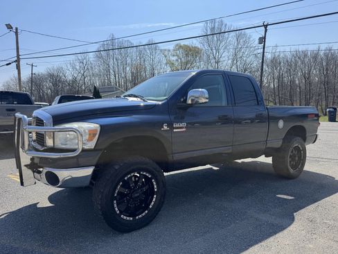 Used 2007 Dodge Ram 2500 Truck SLT image 2