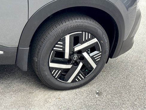 New 2026 Nissan Kicks SV image 25