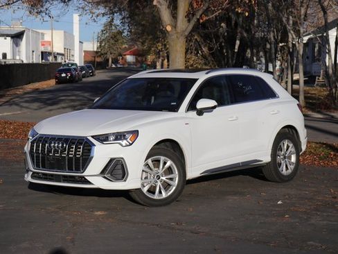 Used 2025 Audi Q3 2.0T Premium image 1