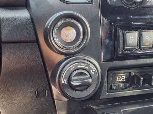 Used 2021 Nissan Titan PRO-4X w/ Pro-4x Convenience Package AWD/4WD image 23