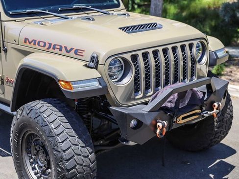 Used 2020 Jeep Gladiator Mojave w/ LED Lighting Group AWD/4WD image 9