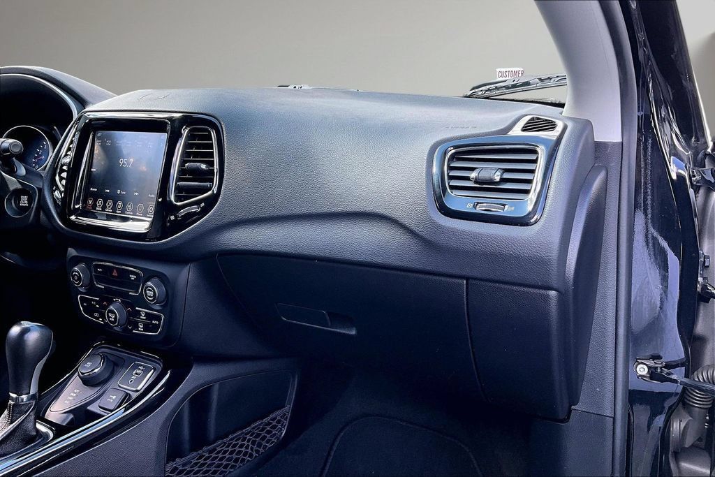 Used 2020 Jeep Compass Limited AWD/4WD image 27