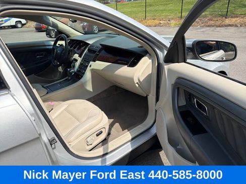 Used 2010 Ford Taurus SEL FWD image 12