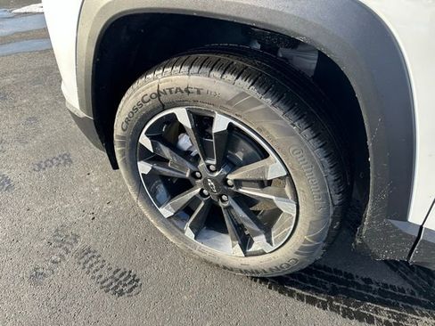 New 2026 Chevrolet Equinox RS w/ LPO, Floor Liner Package image 7