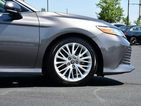 Used 2019 Toyota Camry XLE FWD image 9