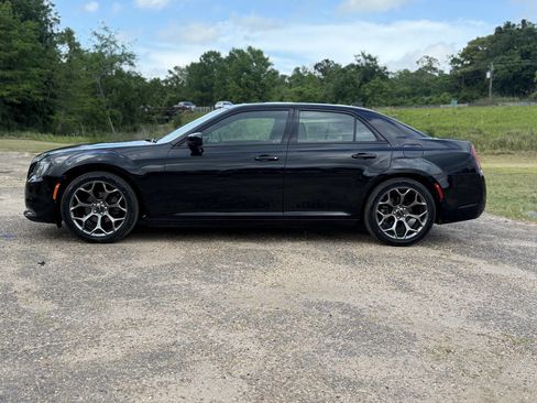 Used 2016 Chrysler 300 S RWD image 2