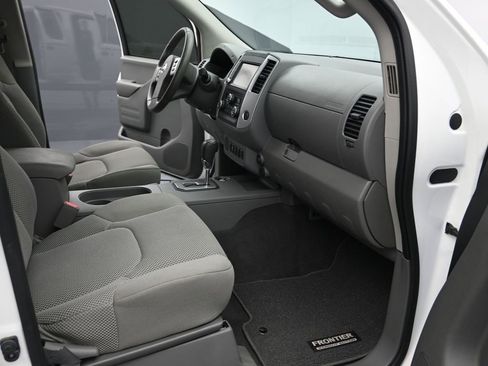 Used 2021 Nissan Frontier SV w/ Midnight Edition Floor Mats image 27