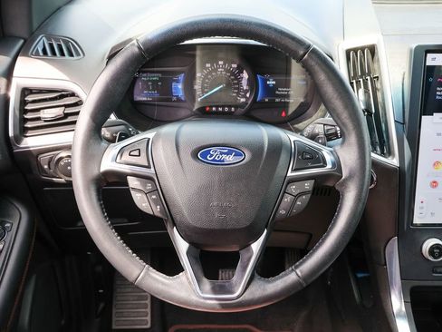 Used 2021 Ford Edge Titanium w/ Equipment Group 301A AWD/4WD image 8