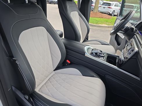 Used 2024 Mercedes-Benz G 550 image 10