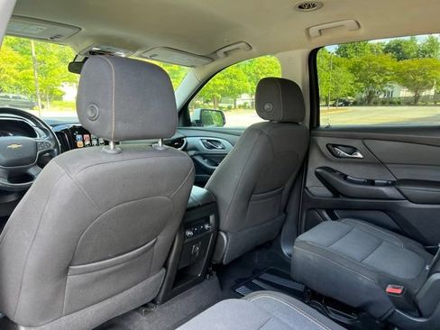 Used 2018 Chevrolet Traverse LT FWD image 14