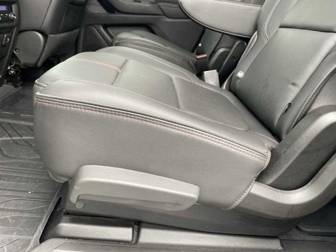 Used 2022 Chevrolet Traverse RS w/ LPO, Floor Liner Package image 30