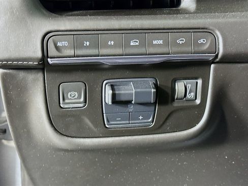 Used 2021 Cadillac Escalade Premium Luxury Platinum image 10