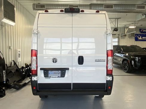Used 2025 RAM ProMaster 2500 w/ Convenience Group FWD image 4