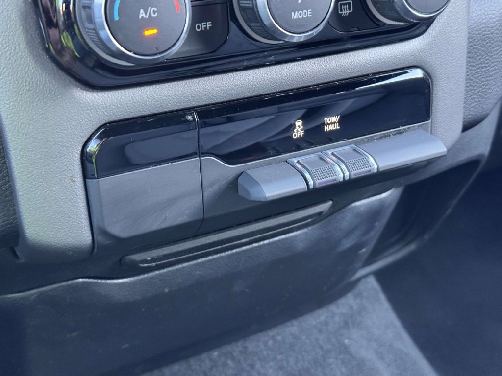 Used 2022 RAM 1500 Big Horn AWD/4WD image 14