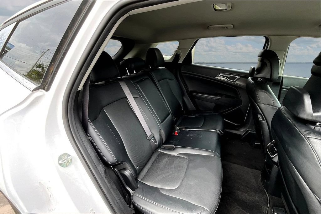 Used 2024 Kia Sportage EX FWD image 16
