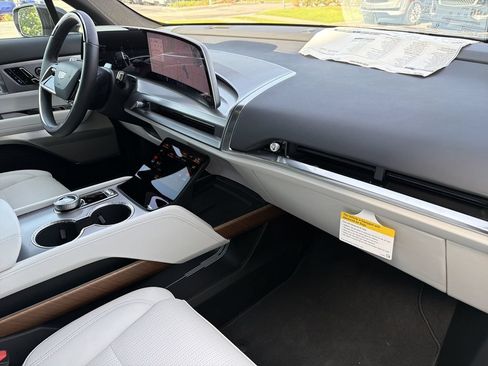 New 2026 Cadillac Vistiq Sport AWD/4WD image 8