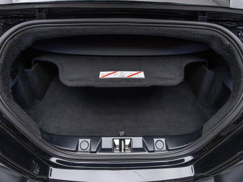 Used 2025 Ferrari Roma Spider RWD image 17