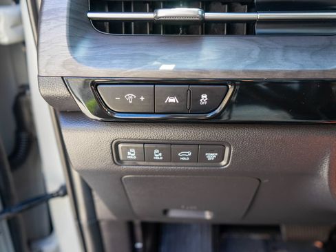 Certified 2024 Kia Carnival SX FWD image 20