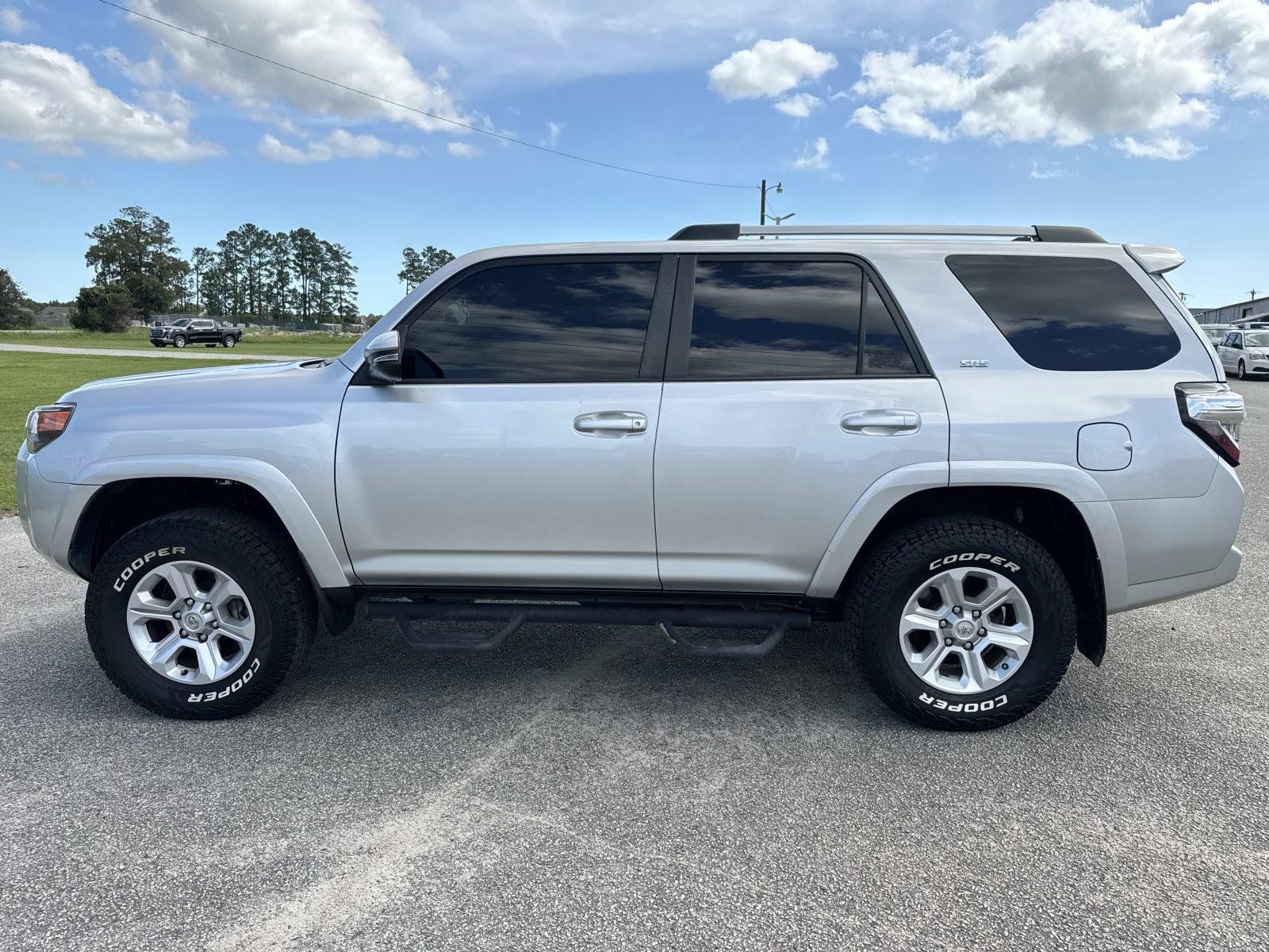 Used 2022 Toyota 4Runner SR5 Premium w/ Moonroof Package AWD/4WD image 7