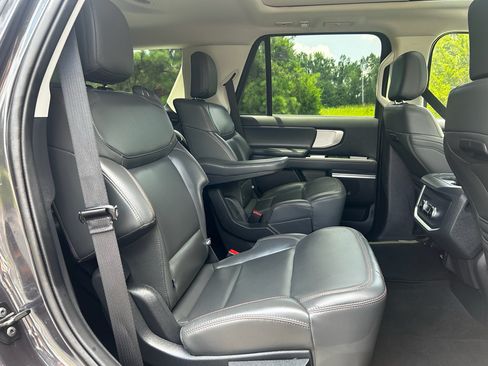 Certified 2025 Ford Expedition Active AWD/4WD image 11