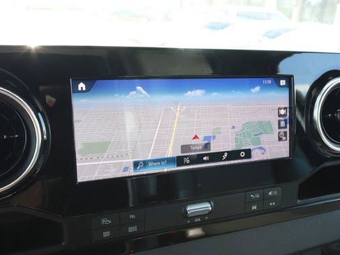 Used 2022 Mercedes-Benz Sprinter 4500 w/ Parking Package image 35